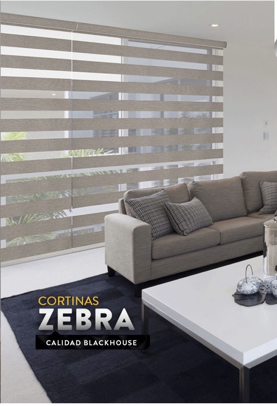 Cortina Roller Zebra beige instalada en un living